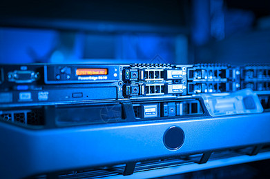 服務(wù)器提供服務(wù) 計算機(jī)網(wǎng)絡(luò)技術(shù)的核心支柱